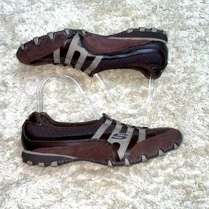 Women’s Skechers Status Series Shoes Size 9      B53